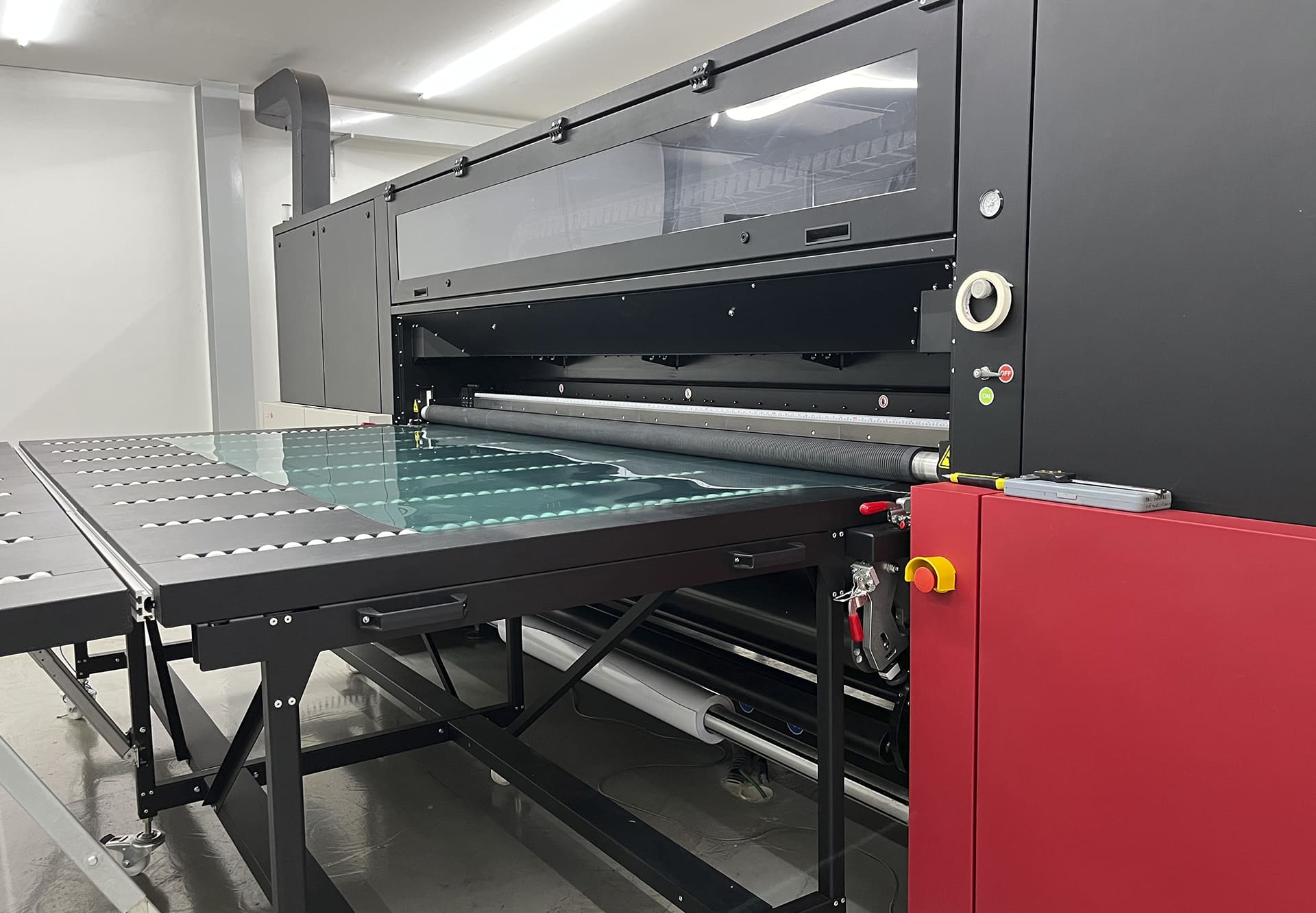 ULTRADISPLAY_0015_IMG_0027